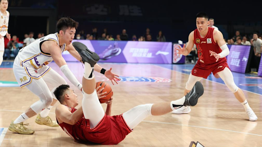 阿努诺比：因伤缺阵坐在场边一点也不好受，复出的感觉真棒